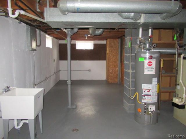 25645 Waldorf Street, Roseville, MI 48066