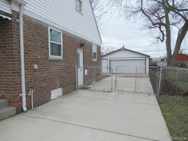 25645 Waldorf Street, Roseville, MI 48066