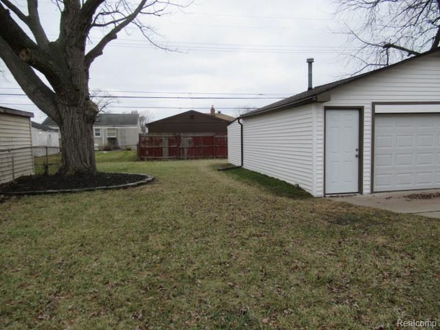 25645 Waldorf Street, Roseville, MI 48066