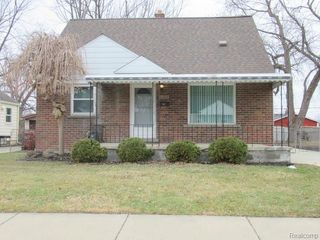 25645 Waldorf Street, Roseville, MI 48066