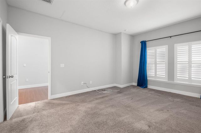 260 SW LINCOLN CIRCLE N, St Petersburg, FL 33703