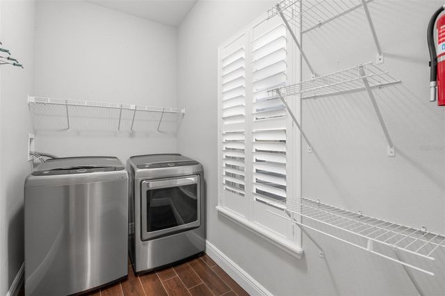 260 SW LINCOLN CIRCLE N, St Petersburg, FL 33703