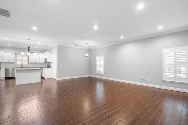 260 SW LINCOLN CIRCLE N, St Petersburg, FL 33703