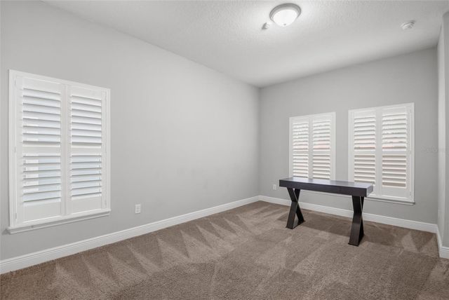 260 SW LINCOLN CIRCLE N, St Petersburg, FL 33703