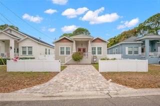 260 SW LINCOLN CIRCLE N, St Petersburg, FL 33703