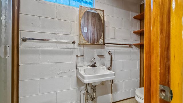1351 Luckee Avenue, Heath, OH 43056