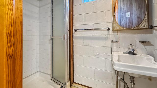 1351 Luckee Avenue, Heath, OH 43056