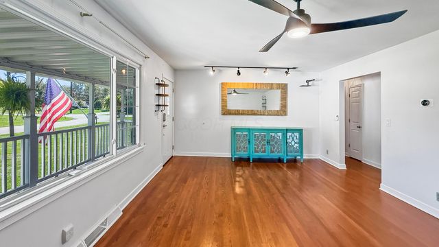 1351 Luckee Avenue, Heath, OH 43056