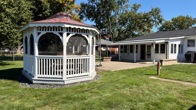1351 Luckee Avenue, Heath, OH 43056