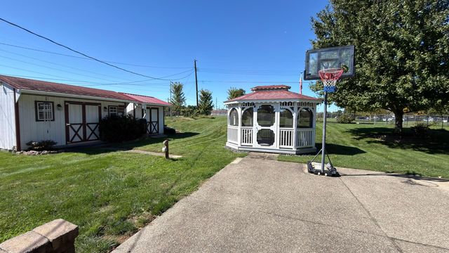 1351 Luckee Avenue, Heath, OH 43056