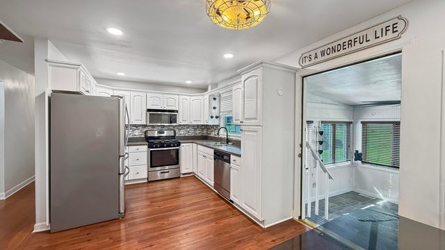 1351 Luckee Avenue, Heath, OH 43056