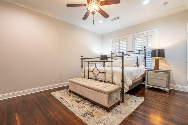 1620 Clover Lane, Fort Worth, TX 76107