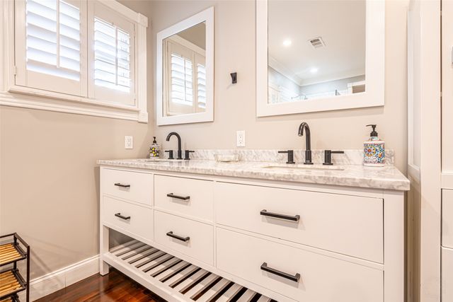 1620 Clover Lane, Fort Worth, TX 76107