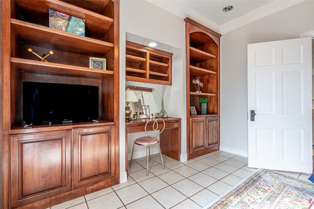 1620 Clover Lane, Fort Worth, TX 76107