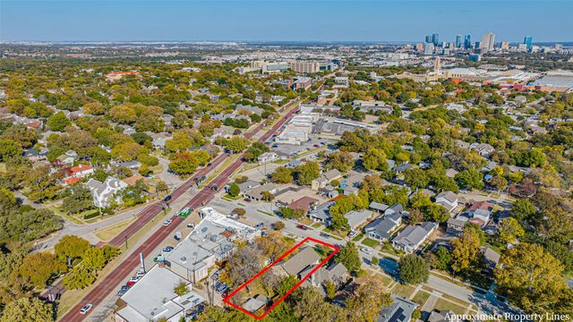 1620 Clover Lane, Fort Worth, TX 76107