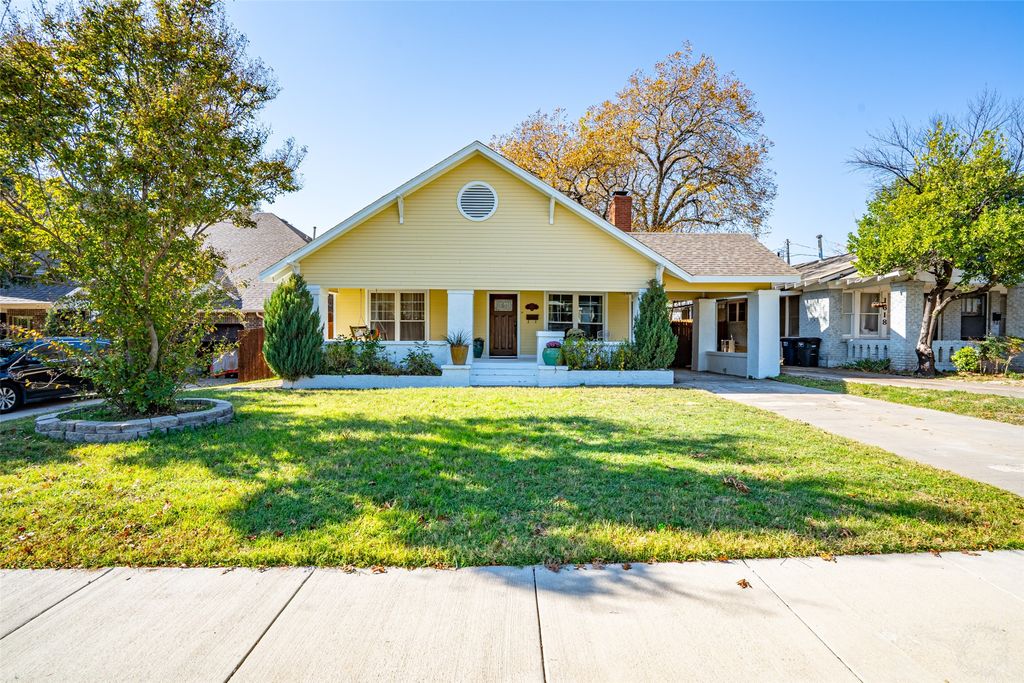 1620 Clover Lane, Fort Worth, TX 76107