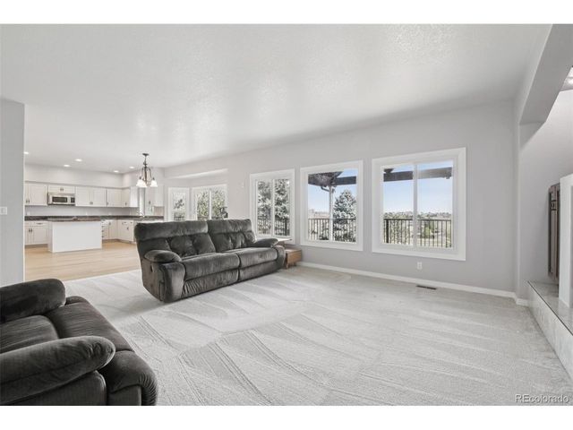 561 Breckenridge Dr, Broomfield, CO 80020