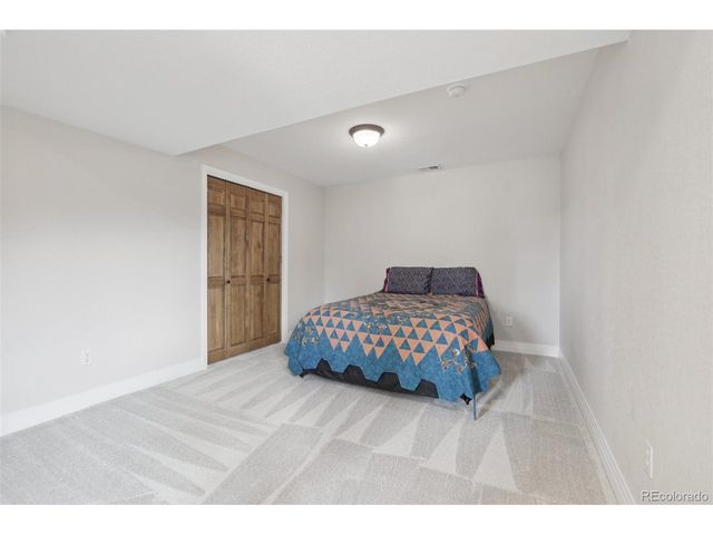 561 Breckenridge Dr, Broomfield, CO 80020