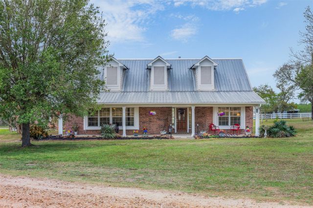 1089 Club Lane, Columbus, TX 78934