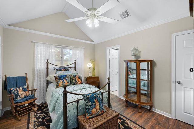 1089 Club Lane, Columbus, TX 78934