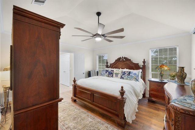 1089 Club Lane, Columbus, TX 78934