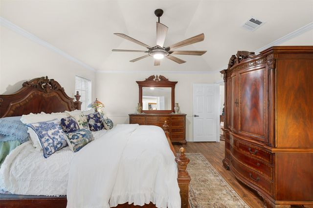 1089 Club Lane, Columbus, TX 78934