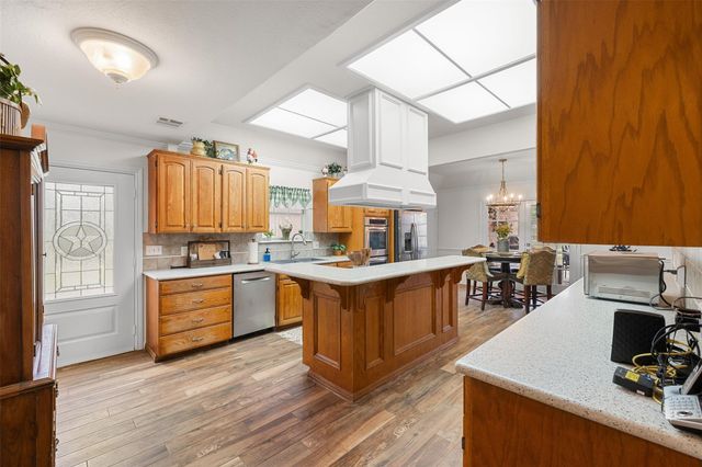 1089 Club Lane, Columbus, TX 78934