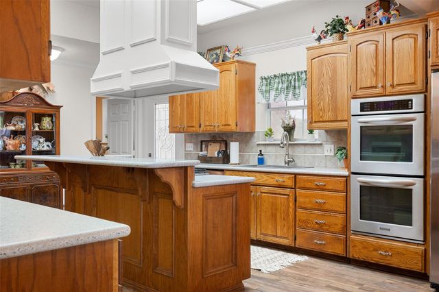 1089 Club Lane, Columbus, TX 78934