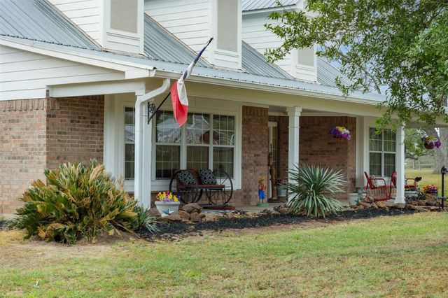 1089 Club Lane, Columbus, TX 78934