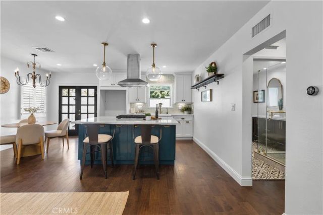 7840 Woodlake Avenue, West Hills, CA 91304