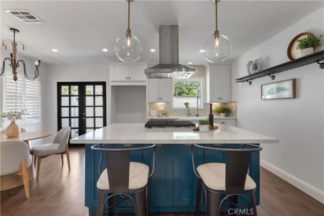 7840 Woodlake Avenue, West Hills, CA 91304