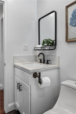 7840 Woodlake Avenue, West Hills, CA 91304