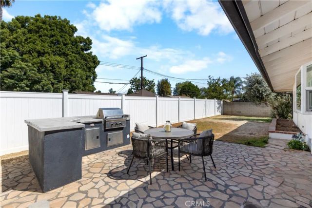7840 Woodlake Avenue, West Hills, CA 91304