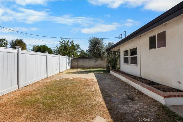7840 Woodlake Avenue, West Hills, CA 91304