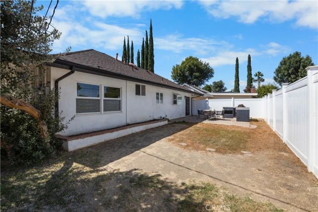 7840 Woodlake Avenue, West Hills, CA 91304