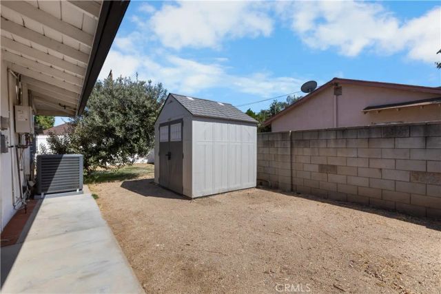 7840 Woodlake Avenue, West Hills, CA 91304