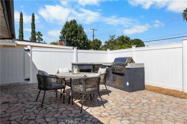 7840 Woodlake Avenue, West Hills, CA 91304