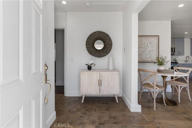 7840 Woodlake Avenue, West Hills, CA 91304