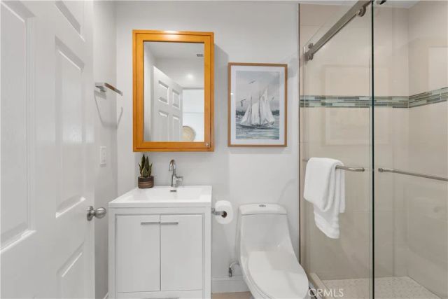 7840 Woodlake Avenue, West Hills, CA 91304