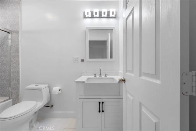 7840 Woodlake Avenue, West Hills, CA 91304