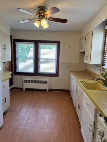 27 Washington Avenue, Sloatsburg, NY 10974