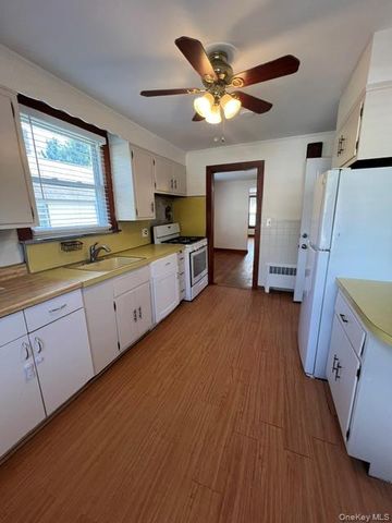 27 Washington Avenue, Sloatsburg, NY 10974