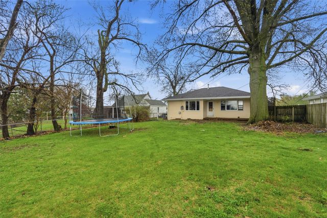 272 27th Avenue SW, Cedar Rapids, IA 52404