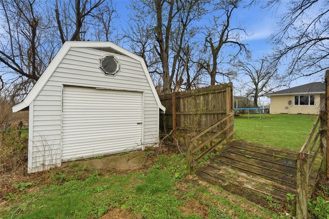 272 27th Avenue SW, Cedar Rapids, IA 52404