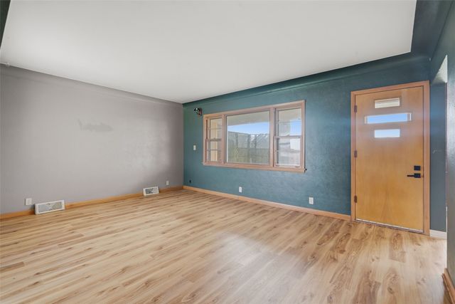 272 27th Avenue SW, Cedar Rapids, IA 52404