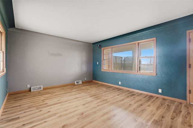272 27th Avenue SW, Cedar Rapids, IA 52404