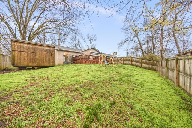 100 Cloverdale Ct, Hendersonville, TN 37075