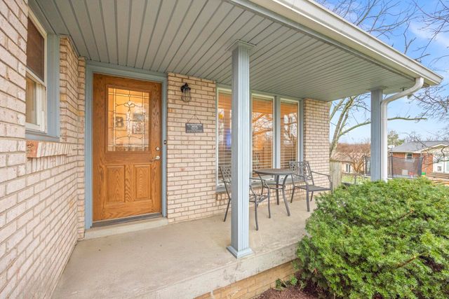 100 Cloverdale Ct, Hendersonville, TN 37075