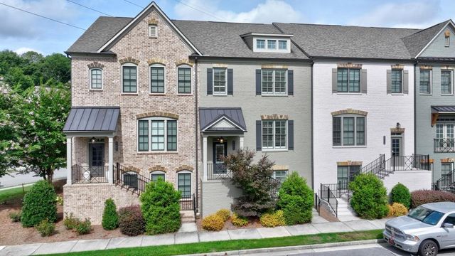 2422 Skyland Way NE, Brookhaven, GA 30319