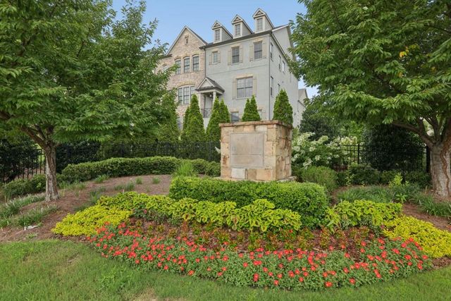 2422 Skyland Way NE, Brookhaven, GA 30319